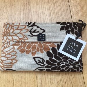 1154 Lill Studio Nancy small wristlet NWT